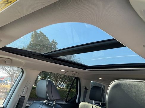 Used 2024 Honda Pilot Elite image 9