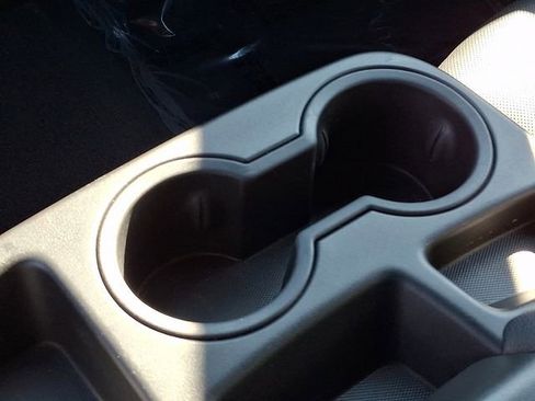 Used 2025 GMC Sierra 1500 SLT image 29