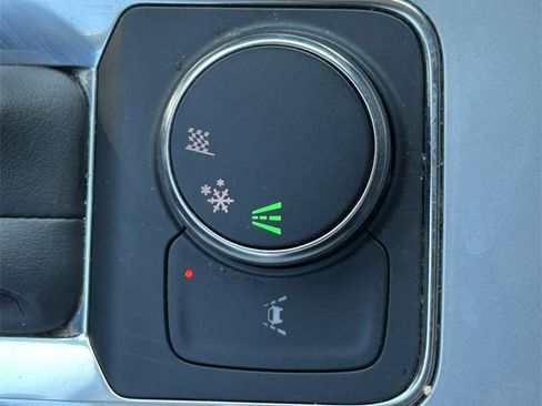 Used 2025 Chevrolet Blazer LT image 25