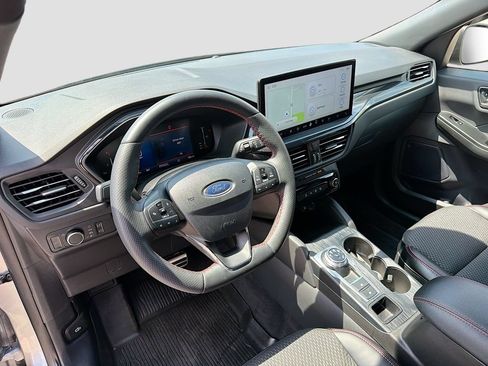 Used 2024 Ford Escape ST-Line w/ Tech Pack #1 AWD/4WD image 9