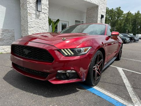 Used 2017 Ford Mustang Coupe RWD image 9