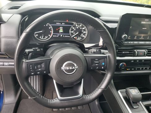 Certified 2024 Nissan Pathfinder SV image 22