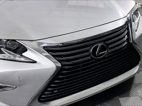 Used 2017 Lexus ES 350 w/ Luxury Package FWD image 40