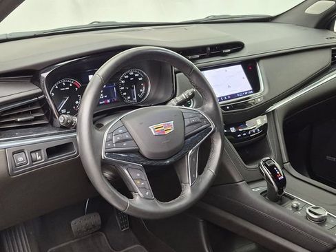 Certified 2023 Cadillac XT5 Premium Luxury AWD/4WD image 9