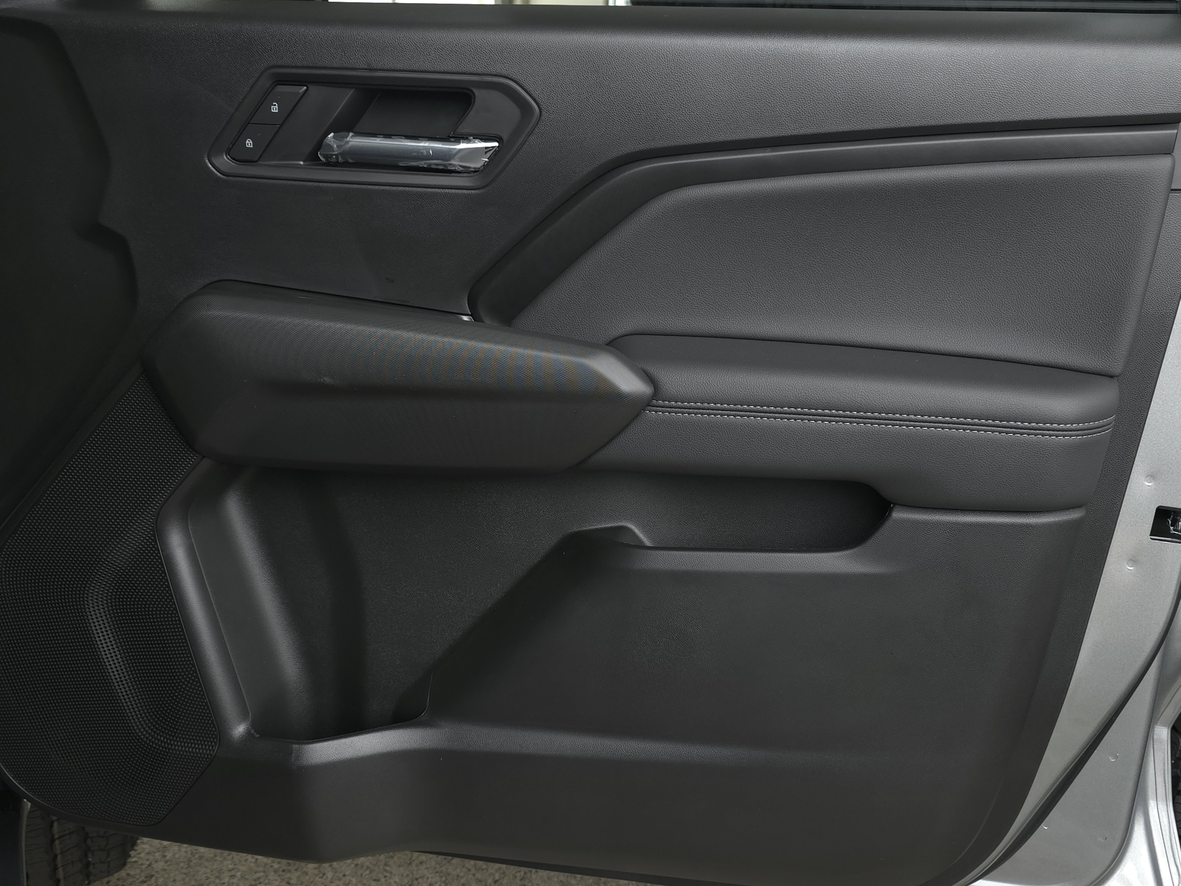 New 2026 GMC Canyon Elevation w/ Convenience Package RWD image 36