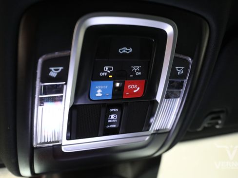 New 2026 RAM 2500 Laramie AWD/4WD image 30