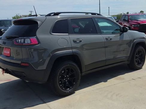 Used 2022 Jeep Cherokee Latitude w/ Sun & Sound Group AWD/4WD image 8