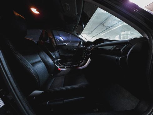 Used 2014 Honda Accord Sport image 32