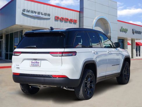 New 2025 Jeep Grand Cherokee Limited image 5