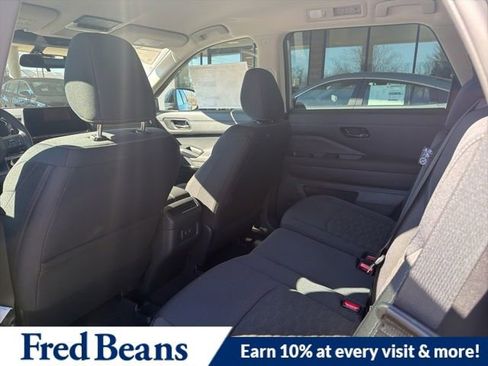 New 2026 Nissan Pathfinder SV image 6