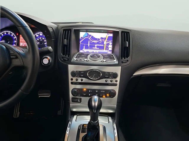 Used 2014 INFINITI Q60 Convertible w/ Premium Package RWD image 22