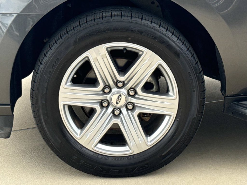 Used 2021 Ford Expedition XLT RWD image 5