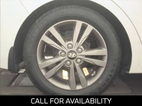 Used 2017 Hyundai Elantra SE FWD image 9