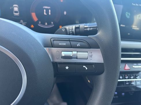 Used 2025 Hyundai Sonata SE image 16