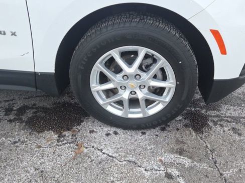 Used 2022 Chevrolet Equinox LS w/ LPO, Floor Liner Package image 2