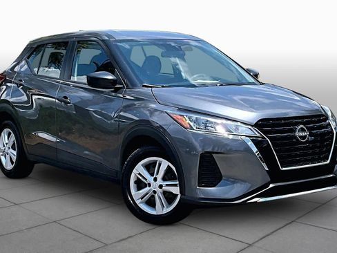 Used 2023 Nissan Kicks S FWD image 3