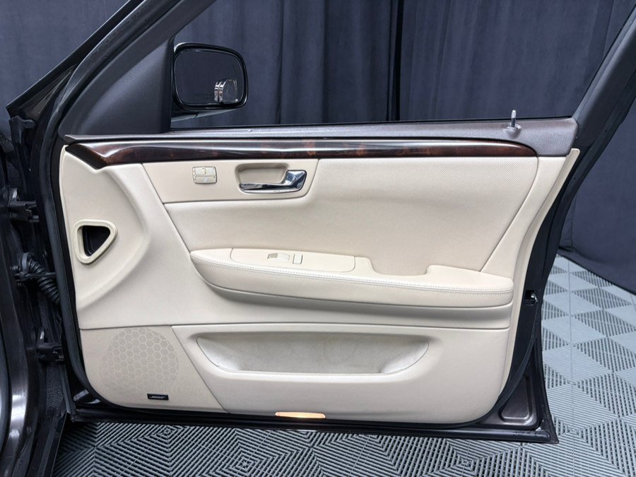 Used 2008 Cadillac DTS FWD image 23