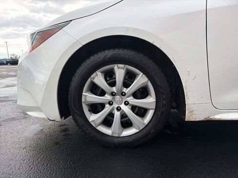 Used 2020 Toyota Corolla LE image 11