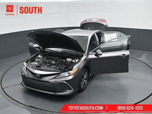 Used 2021 Toyota Camry XLE image 52