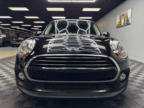 Used 2018 MINI Cooper 2-Door Hardtop w/ Signature Line Package image 3