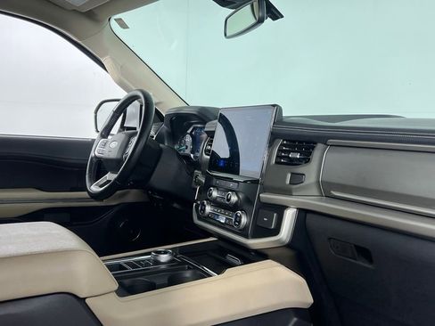 Used 2024 Ford Expedition Max XLT image 33
