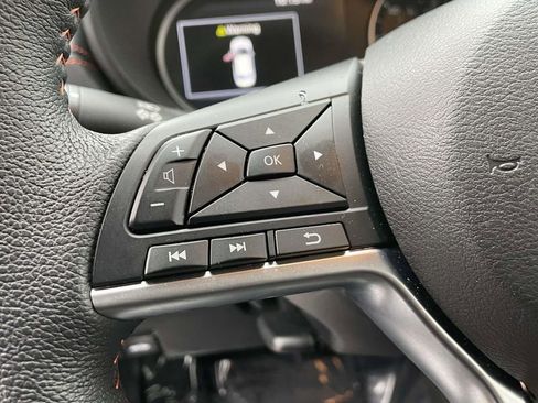 Used 2025 Nissan Versa SR w/ Trunk Package image 19