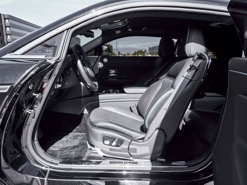 Used 2025 Rolls-Royce Spectre w/ Leather Finishing Pack image 28