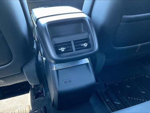 Used 2024 Cadillac Lyriq Luxury RWD image 10