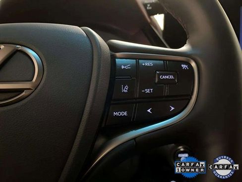 Used 2023 Lexus ES 300h w/ Premium Package image 38