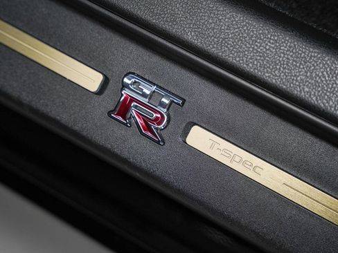 Used 2021 Nissan GT-R Premium AWD/4WD image 35