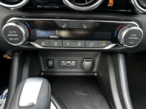 New 2025 Nissan Sentra SR w/ Midnight Edition image 21