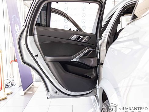 Used 2025 BMW X6 M Competition w/ Executive Package image 36