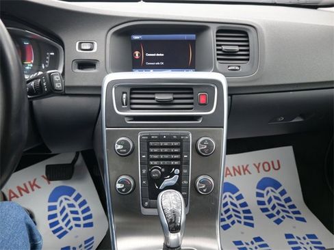 Used 2015 Volvo V60 T5 Premier image 12