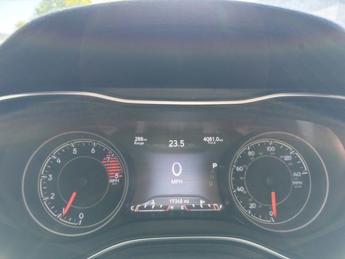 Used 2019 Jeep Cherokee Trailhawk w/ Cold Weather Group AWD/4WD image 12