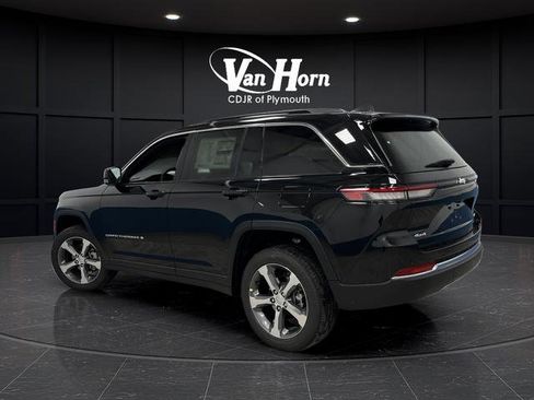 New 2025 Jeep Grand Cherokee Limited w/ Trailer Tow Package image 3