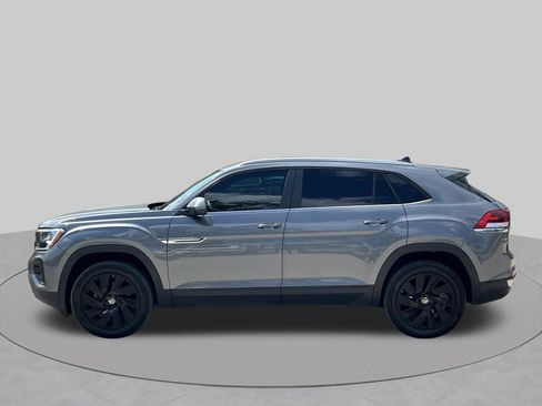 Used 2024 Volkswagen Atlas Cross Sport SE FWD image 2