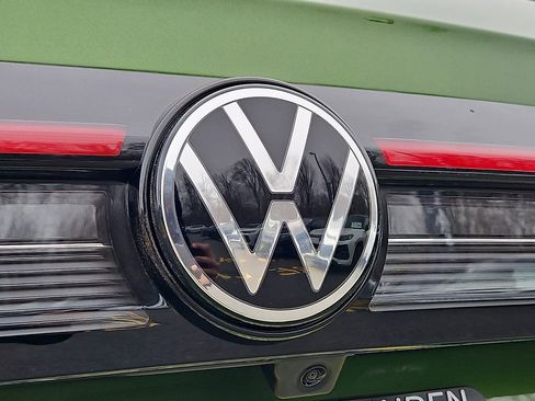 New 2026 Volkswagen Taos SEL image 20