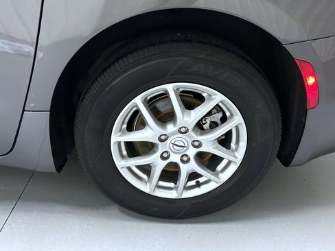 Used 2023 Chrysler Pacifica Touring-L FWD image 21