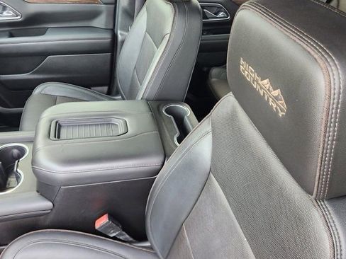 Used 2021 Chevrolet Tahoe High Country w/ Premium Package image 21