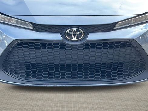 Used 2022 Toyota Corolla LE image 9