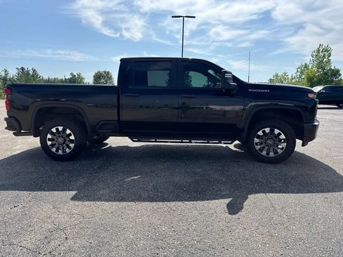 Used 2021 Chevrolet Silverado 2500 Custom w/ Custom Value Package AWD/4WD image 8