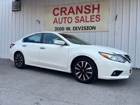 Used 2018 Nissan Altima 2.5 SV image 2