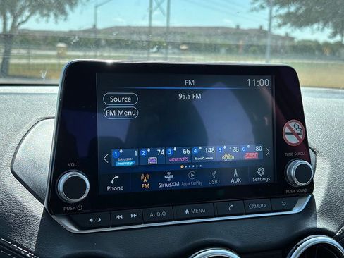 Used 2025 Nissan Sentra SV FWD image 7