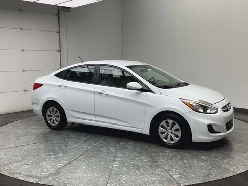 Used 2017 Hyundai Accent SE FWD image 27