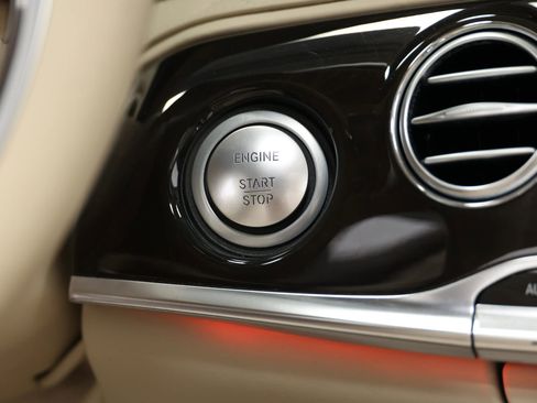 Used 2016 Mercedes-Benz Maybach S 600 image 47