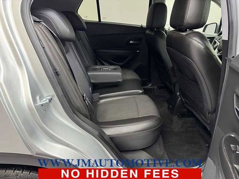 Used 2021 Chevrolet Trax LT w/ Driver Confidence Package image 17