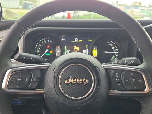 Certified 2025 Jeep Wrangler Unlimited Sahara w/ Safety Group AWD/4WD image 25
