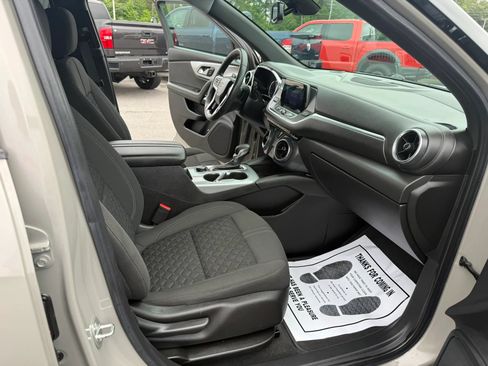 Used 2021 Chevrolet Blazer LT FWD image 17