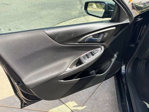 Used 2021 Chevrolet Malibu LS FWD image 21
