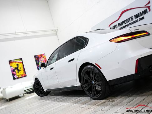 Used 2023 BMW 760i xDrive image 98